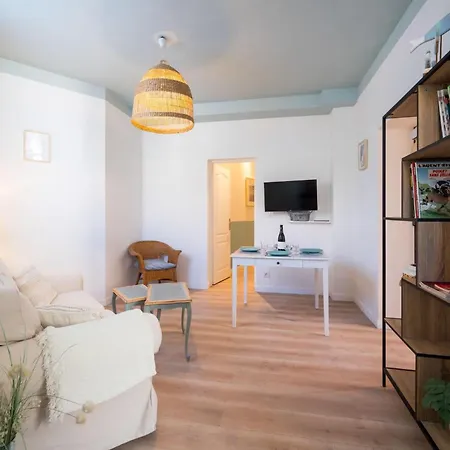 Apartment Cote Sable Ambiance Bord De Dans Le Centre Antibes