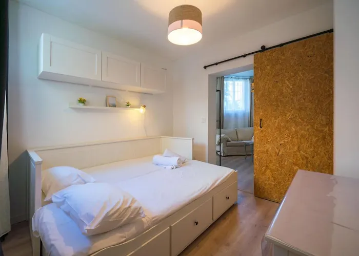 Apartment Cote Sable Ambiance Bord De Dans Le Centre Antibes